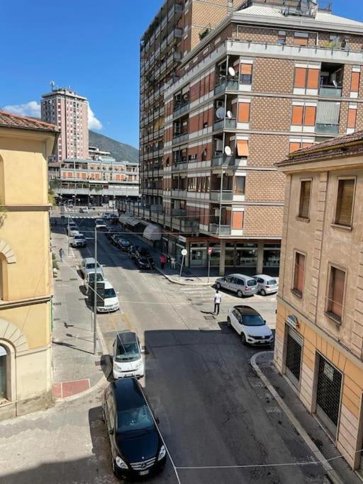 Appartamento Centralissimo Elegante Terni Exteriör bild
